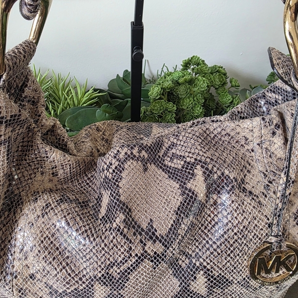 Michael Kors Leather Snakeskin Embossed Hobo Bag With Gold MK Charm - Picture 4 of 12
